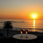 Camps Bay Beachside 2Bed W Sea View Cloud 9