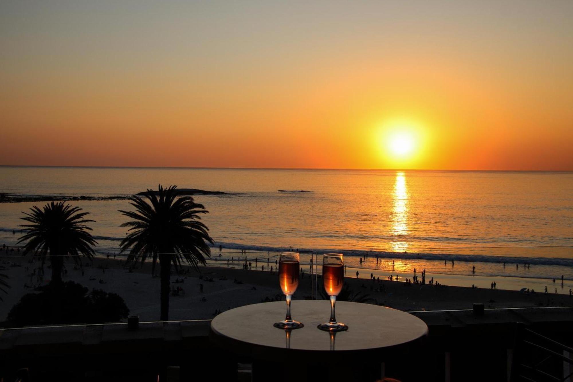 Camps Bay Beachside 2bed W Sea View Cloud 9
