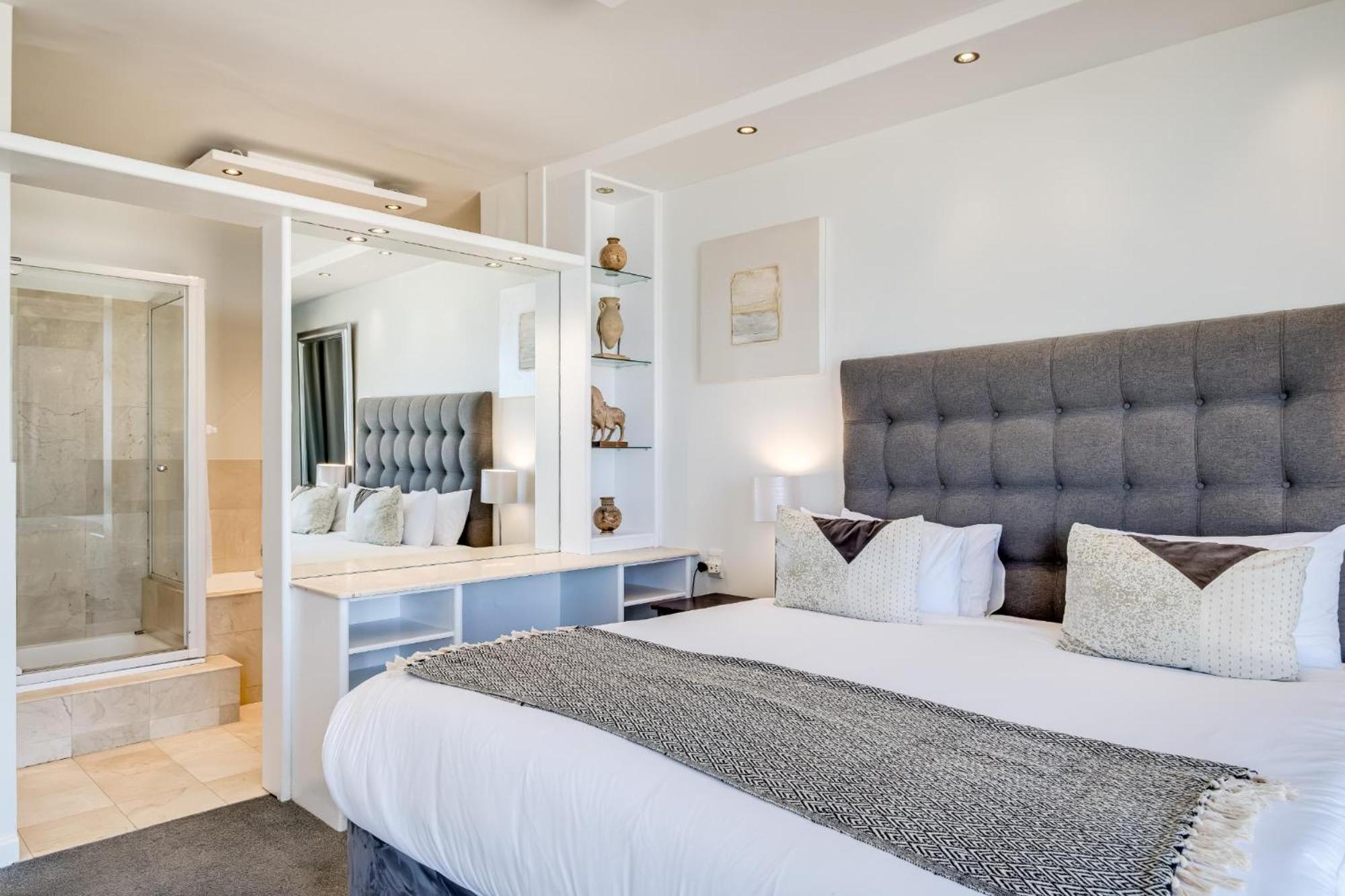 Camps Bay Beachside 2bed W Sea View Cloud 9 *