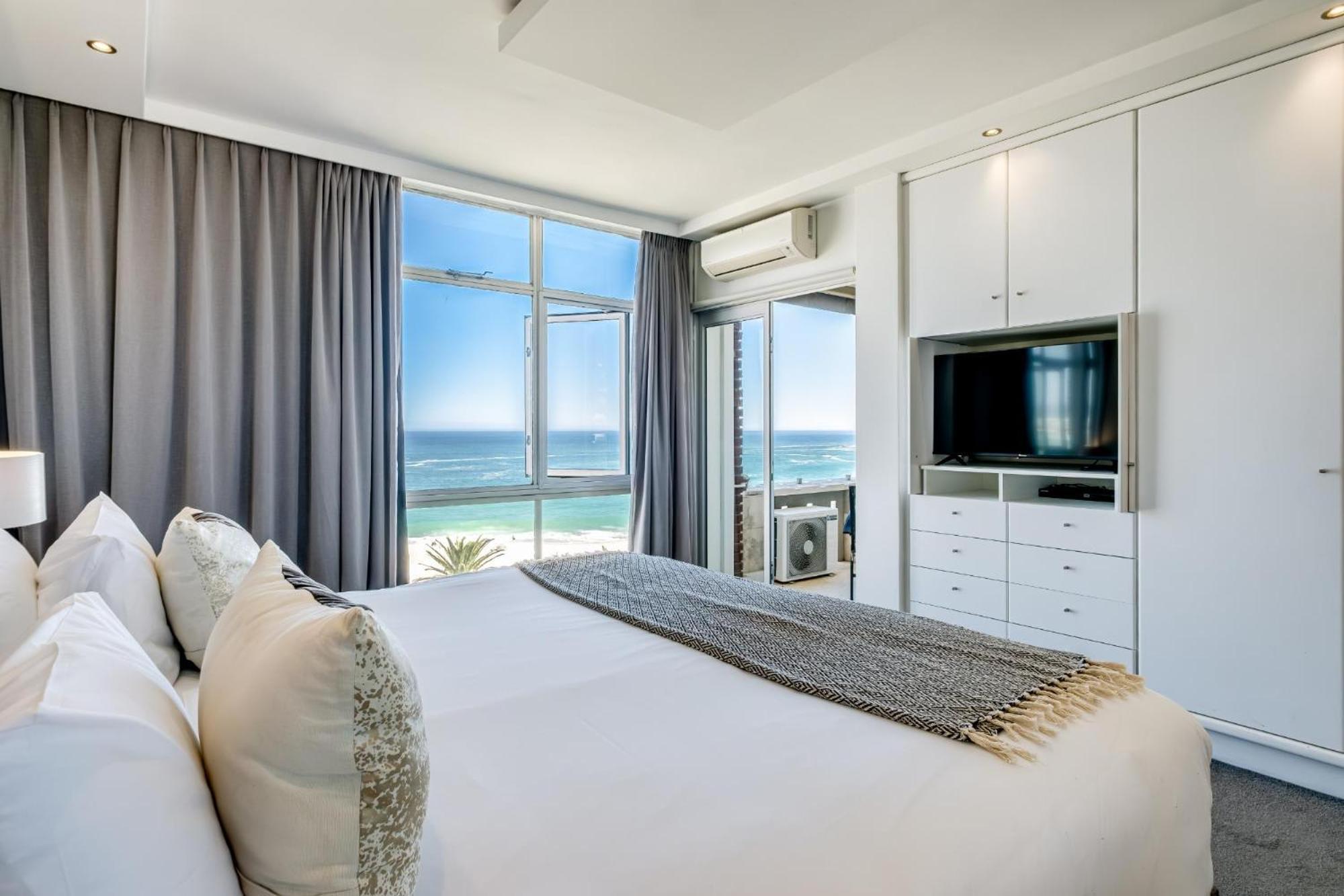 Camps Bay Beachside 2bed W Sea View Cloud 9 Cape Town