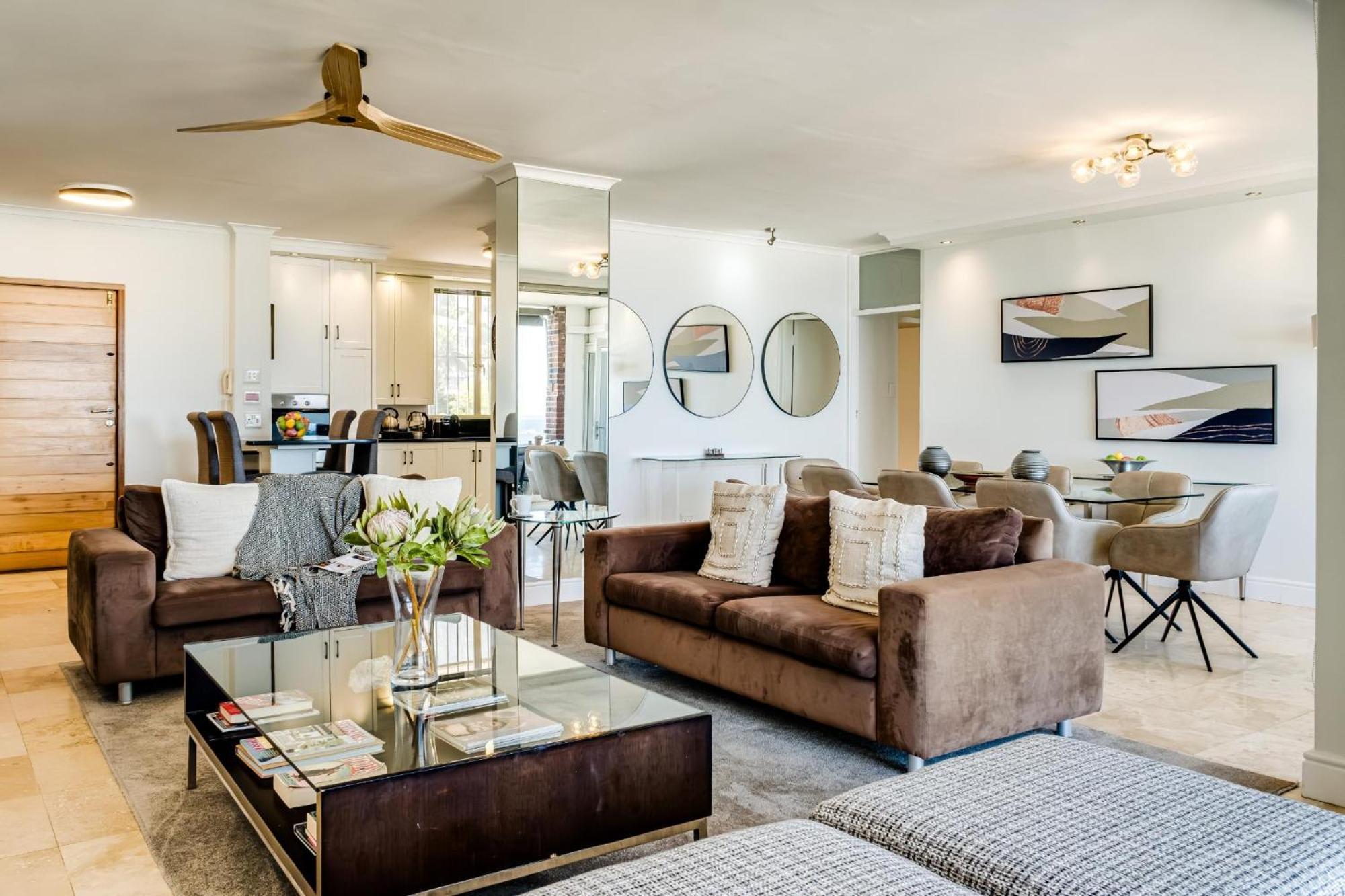 Camps Bay Beachside 2bed W Sea View Cloud 9 Apartment