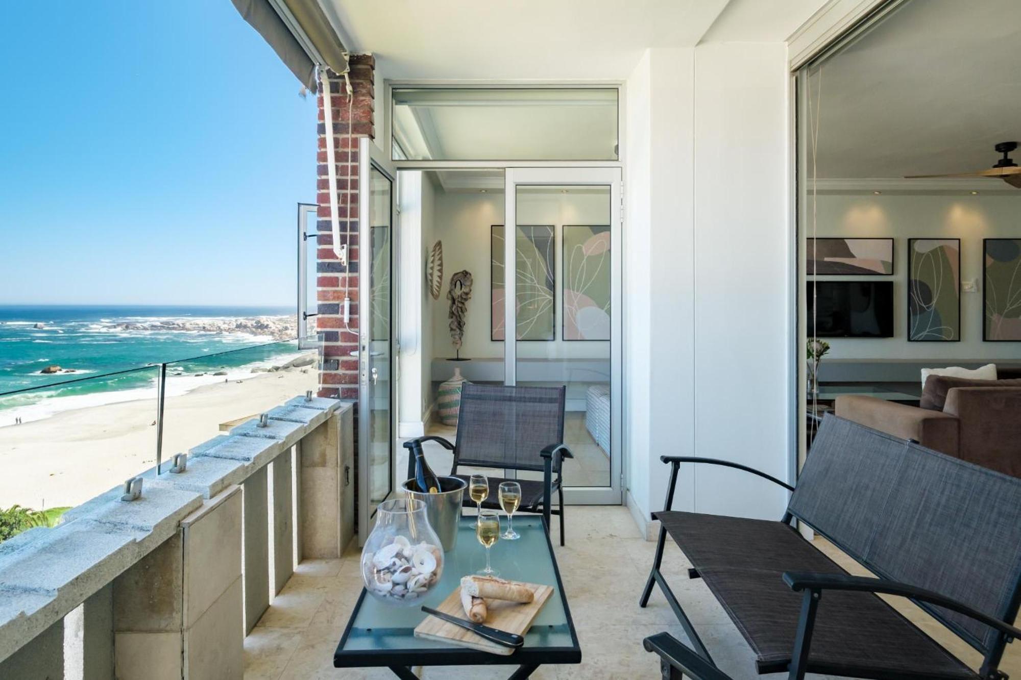 Camps Bay Beachside 2bed W Sea View Cloud 9 Apartment *